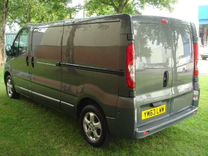 Vauxhall Vivaro 2.0CDTi Sportive 2900 LWB Panel Van Panel Van Diesel Grey