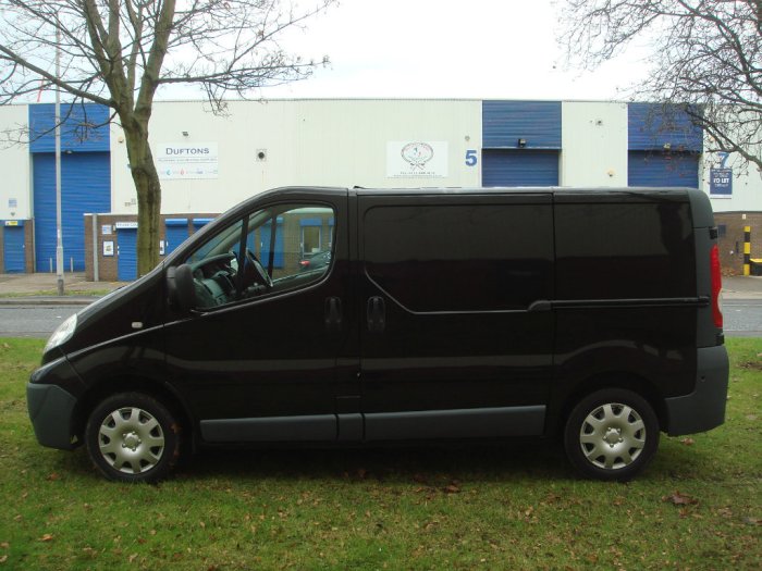 Nissan Primastar 2.0 dCi SE 2700 Low Roof Panel Van 4dr (SWB) Panel Van Diesel Black