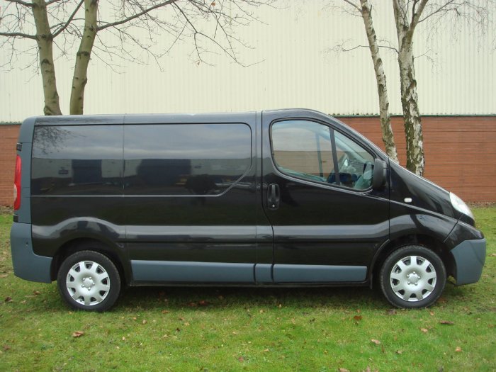 Nissan Primastar 2.0 dCi SE 2700 Low Roof Panel Van 4dr (SWB) Panel Van Diesel Black