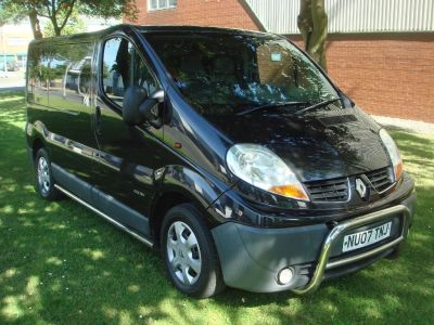 Renault Trafic 2.0 TD dCi SL27 Panel Van 4dr Panel Van Diesel BlackRenault Trafic 2.0 TD dCi SL27 Panel Van 4dr Panel Van Diesel Black at Chequered Flag GB LTD Leeds