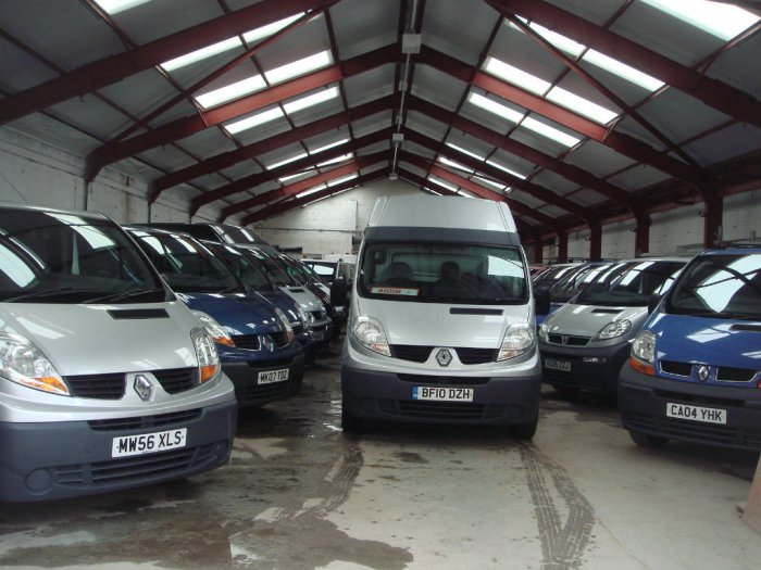 Renault Trafic 2.0 TD dCi LH29 Panel Van 4dr Panel Van Diesel Silver