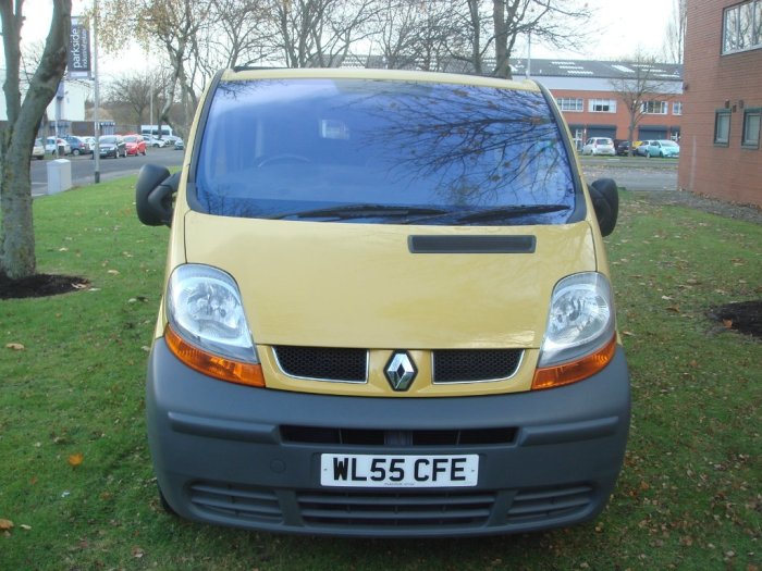 Renault Trafic 1.9 TD dCi LL29 Crew Cab Chassis 4dr Combi Van Diesel Yellow