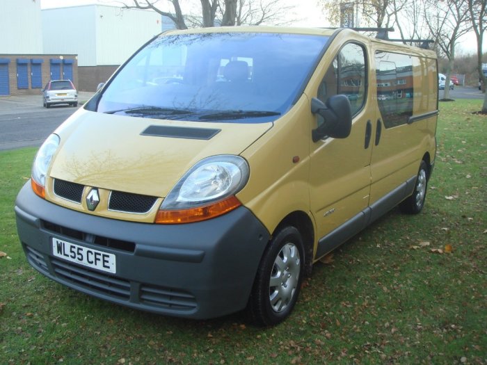 Renault Trafic 1.9 TD dCi LL29 Crew Cab Chassis 4dr Combi Van Diesel Yellow