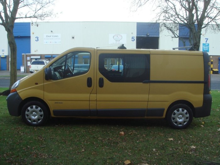 Renault Trafic 1.9 TD dCi LL29 Crew Cab Chassis 4dr Combi Van Diesel Yellow