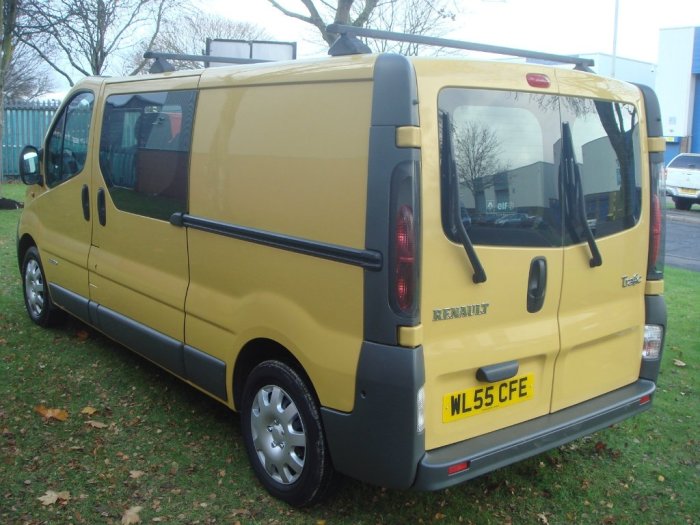 Renault Trafic 1.9 TD dCi LL29 Crew Cab Chassis 4dr Combi Van Diesel Yellow