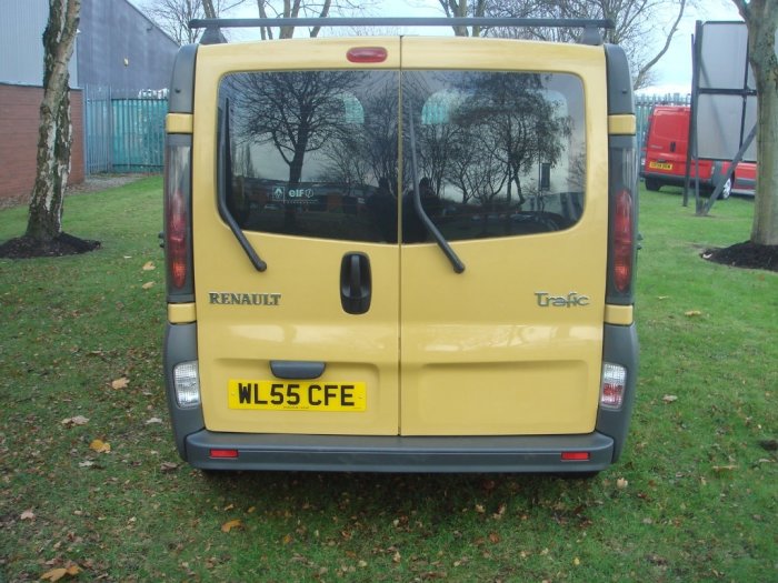 Renault Trafic 1.9 TD dCi LL29 Crew Cab Chassis 4dr Combi Van Diesel Yellow