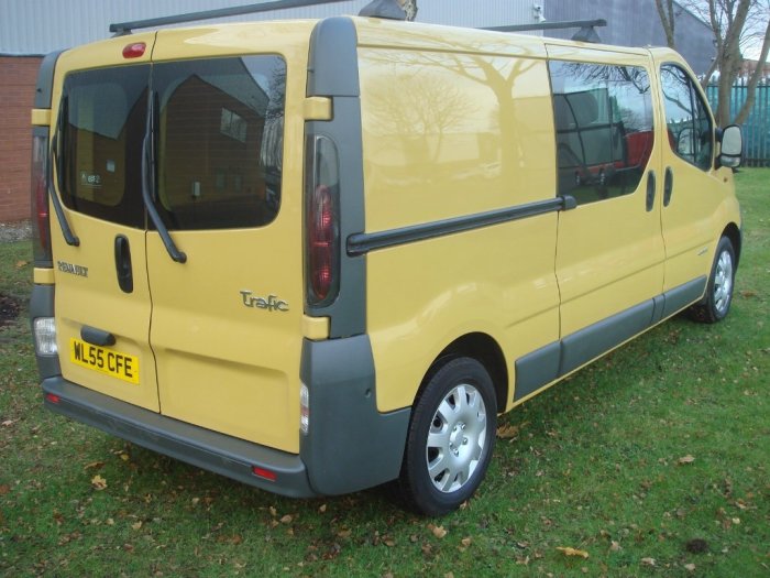 Renault Trafic 1.9 TD dCi LL29 Crew Cab Chassis 4dr Combi Van Diesel Yellow