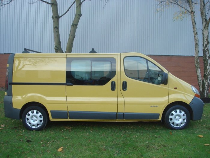 Renault Trafic 1.9 TD dCi LL29 Crew Cab Chassis 4dr Combi Van Diesel Yellow