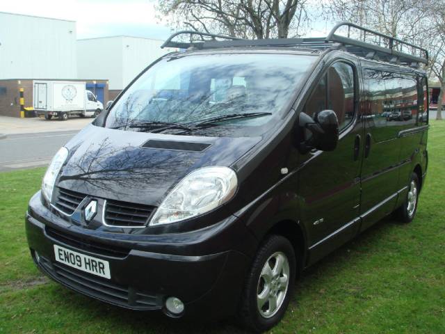 Renault Trafic 2.0TD LL29dCi 115 Sport Panel Van Panel Van Diesel Black