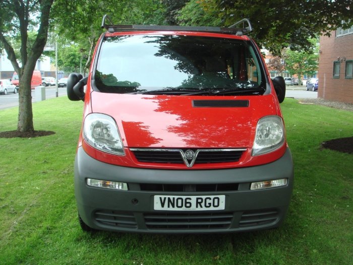 Vauxhall Vivaro 1.9 CDTi 2900 Crewcab 5dr (SWB) Combi Van Diesel Red