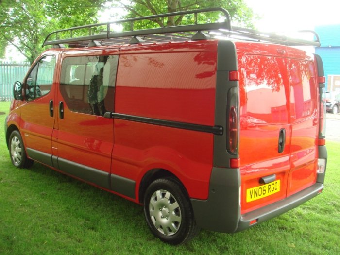 Vauxhall Vivaro 1.9 CDTi 2900 Crewcab 5dr (SWB) Combi Van Diesel Red