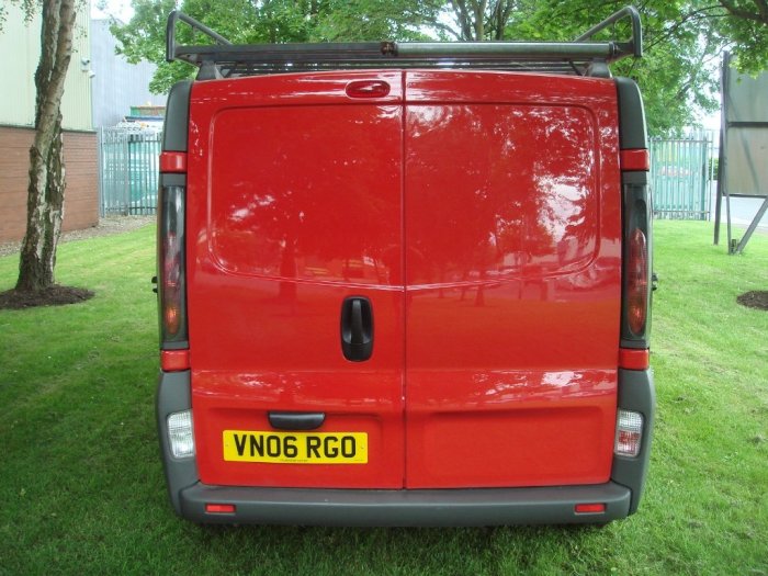 Vauxhall Vivaro 1.9 CDTi 2900 Crewcab 5dr (SWB) Combi Van Diesel Red