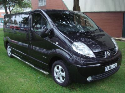 Renault Trafic 2.0 TD dCi LL29 Sport Crew Van 4dr Combi Van Diesel BlackRenault Trafic 2.0 TD dCi LL29 Sport Crew Van 4dr Combi Van Diesel Black at Chequered Flag GB LTD Leeds