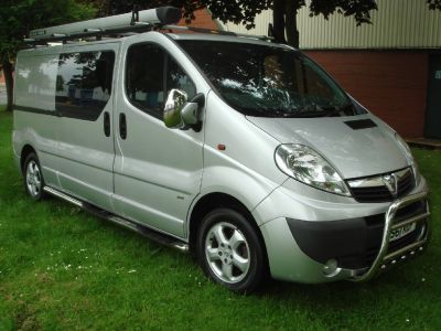 Vauxhall Vivaro 2.0CDTi Sportive 2900 LWB Panel Van Panel Van Diesel SilverVauxhall Vivaro 2.0CDTi Sportive 2900 LWB Panel Van Panel Van Diesel Silver at Chequered Flag GB LTD Leeds