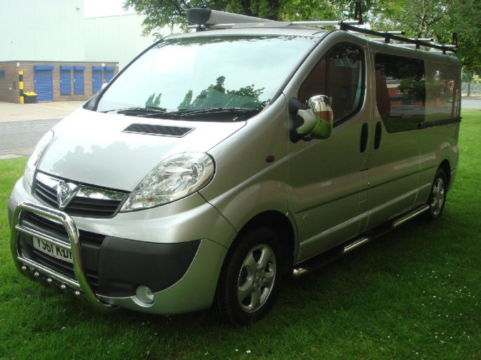 Vauxhall Vivaro 2.0CDTi Sportive 2900 LWB Panel Van Panel Van Diesel Silver