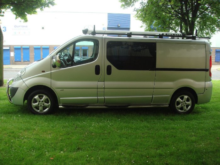 Vauxhall Vivaro 2.0CDTi Sportive 2900 LWB Panel Van Panel Van Diesel Silver