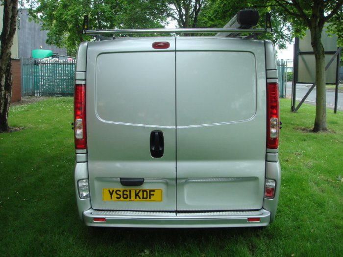 Vauxhall Vivaro 2.0CDTi Sportive 2900 LWB Panel Van Panel Van Diesel Silver