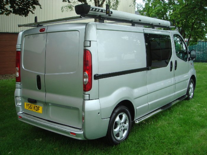 Vauxhall Vivaro 2.0CDTi Sportive 2900 LWB Panel Van Panel Van Diesel Silver