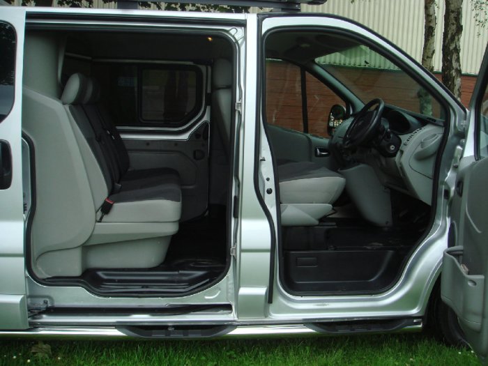 Vauxhall Vivaro 2.0CDTi Sportive 2900 LWB Panel Van Panel Van Diesel Silver