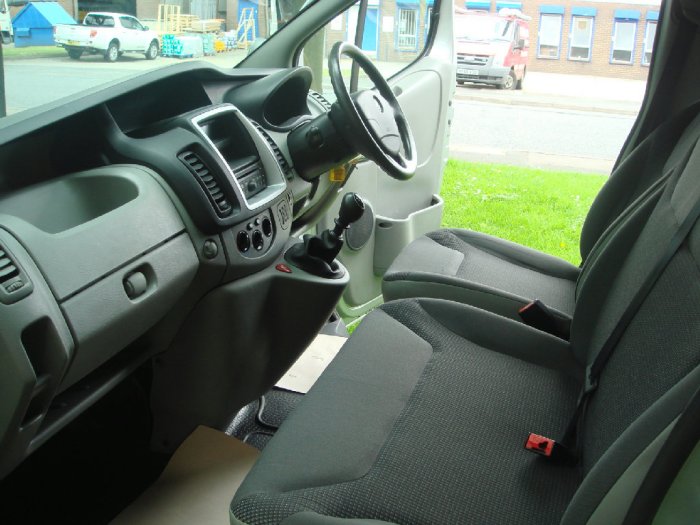 Vauxhall Vivaro 2.0CDTi Sportive 2900 LWB Panel Van Panel Van Diesel Silver