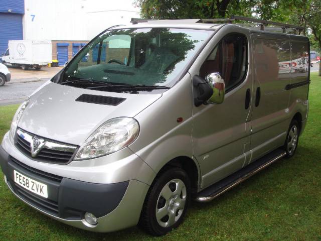 Vauxhall Vivaro 2.0CDTi Sportive 2700 SWB Panel Van Panel Van Diesel Silver