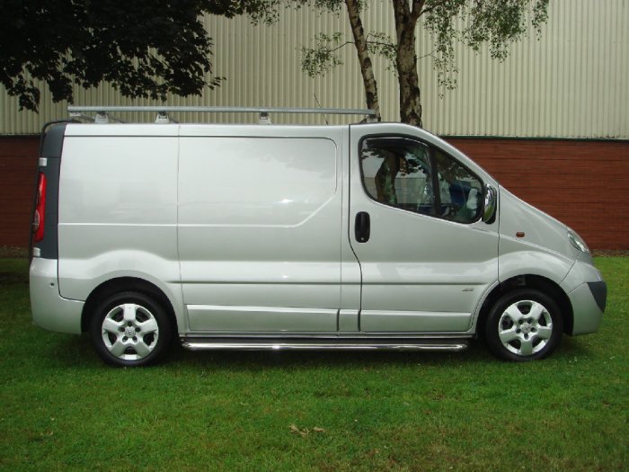 Vauxhall Vivaro 2.0CDTi Sportive 2700 SWB Panel Van Panel Van Diesel Silver