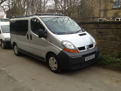 Renault Trafic 1.9TD SL29dCi 100 Minibus Minibus Diesel SilverRenault Trafic 1.9TD SL29dCi 100 Minibus Minibus Diesel Silver at Chequered Flag GB LTD Leeds