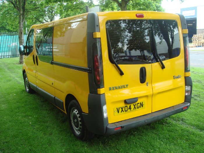 Renault Trafic 1.9TD LL29dCi 100 Chassis Cab Combi-Van Diesel Yellow