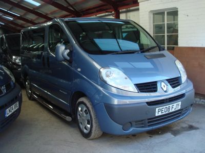 Renault Trafic 2.0 TD dCi SL27 Sport Mini Bus 4dr (9 Seats) Minibus Diesel BlueRenault Trafic 2.0 TD dCi SL27 Sport Mini Bus 4dr (9 Seats) Minibus Diesel Blue at Chequered Flag GB LTD Leeds