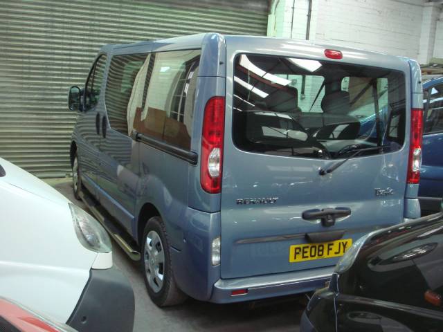 Renault Trafic 2.0 TD dCi SL27 Sport Mini Bus 4dr (9 Seats)