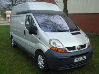 Renault Trafic 1.9TD LH29dCi 100 Panel Van Panel Van Diesel SilverRenault Trafic 1.9TD LH29dCi 100 Panel Van Panel Van Diesel Silver at Chequered Flag GB LTD Leeds