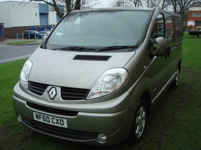 Renault Trafic 2.0TD SL27dCi 115 Sport Panel Van Panel Van Diesel Grey