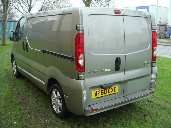 Renault Trafic 2.0TD SL27dCi 115 Sport Panel Van Panel Van Diesel Grey